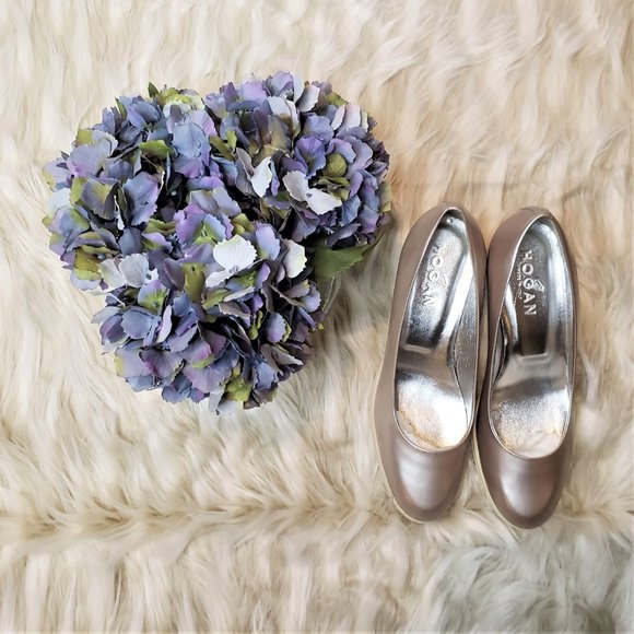 NIB Hogan Silver Leather Rubberized Heel Pump - Picture 5 of 10